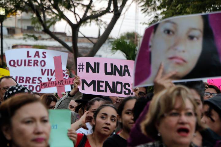 México, su sociedad y la barbarie