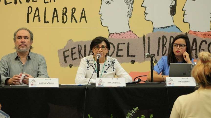 Araceli Suárez en la presentación “Esto no es un máquina”