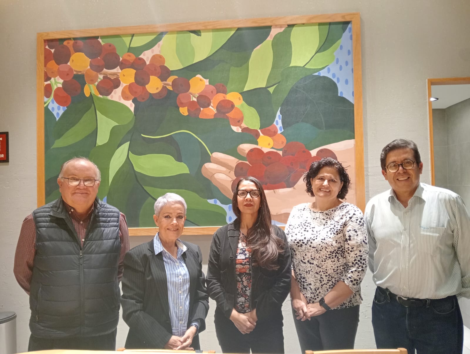Una pintura de un grupo de personas posando para una foto

El contenido generado por IA puede ser incorrecto.