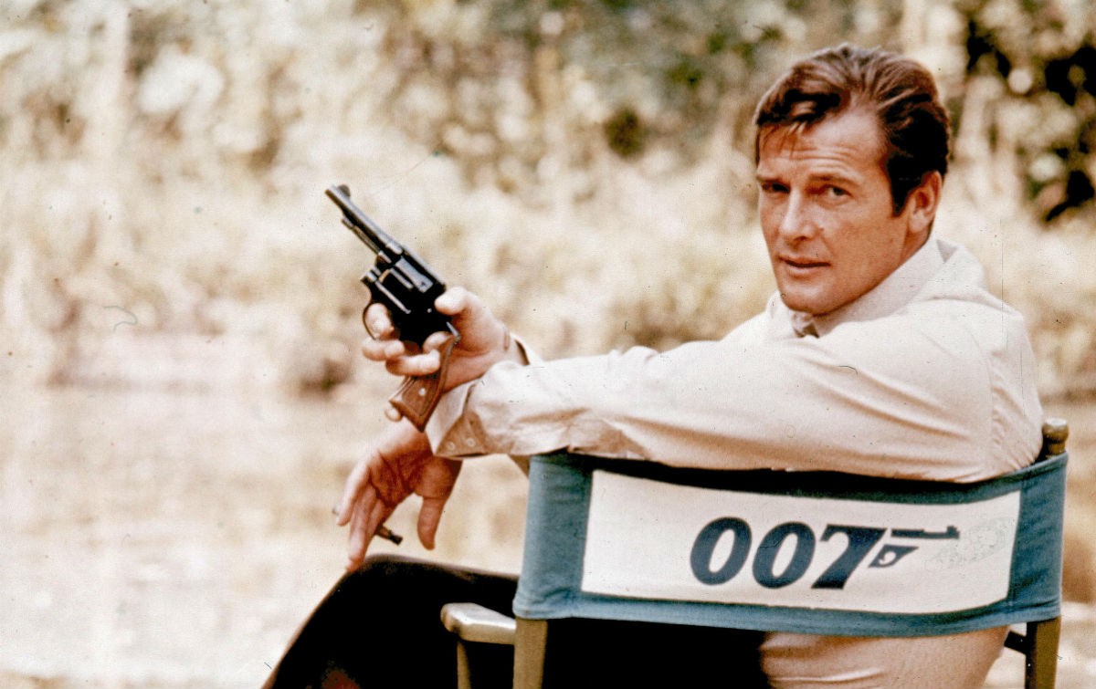 Roger Moore Estilo James Bond